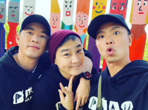 ▲Junior(左起)、綠茶、小鬼兄弟情延續20年。(圖/Junior臉書) ▲Junior(左起)、綠茶、小鬼兄弟情延續20年。(圖/Junior臉書)