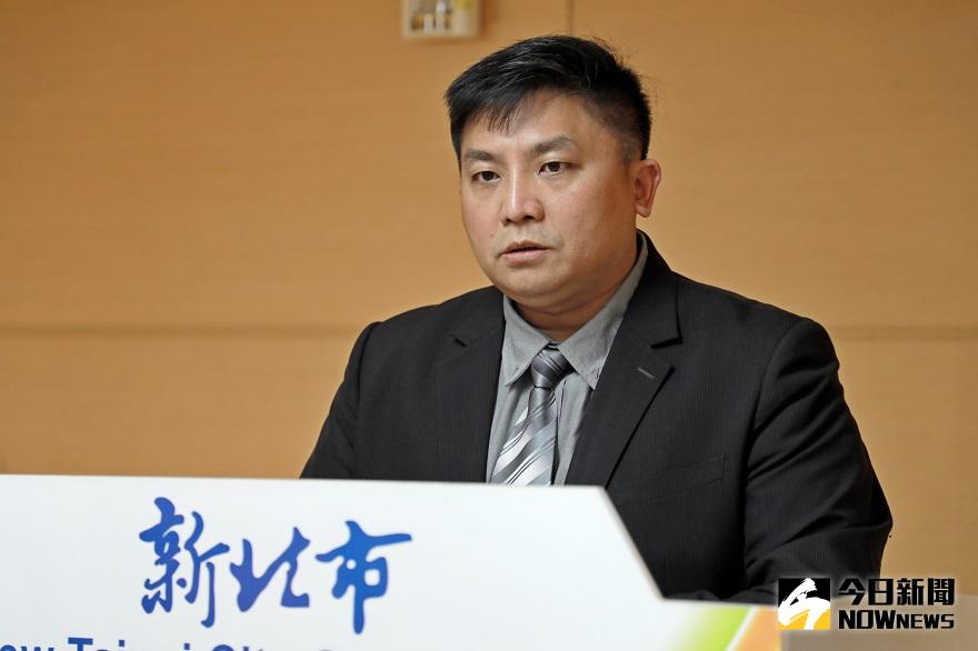 ▲新北市法制局局長吳宗憲表示，經過調閱資料，發現陳嘉瑋在猝死之前，還在討論接下來要做什麼事情，真的是非常認真。(圖/記者康子仁攝)