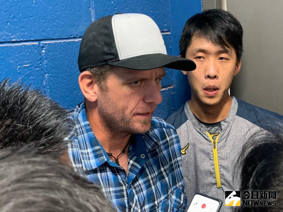 ▲中信兄弟投手教練佛斯特。（圖／吳政紘攝）