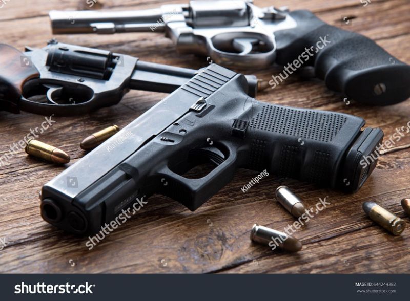 ▲加州蒙特瑞公園市除夕夜槍擊案造成11死9傷後，美國3位聯邦參議員今天共同提案限制攻擊性武器，並將購槍年齡提高到21歲。（pixabay）
