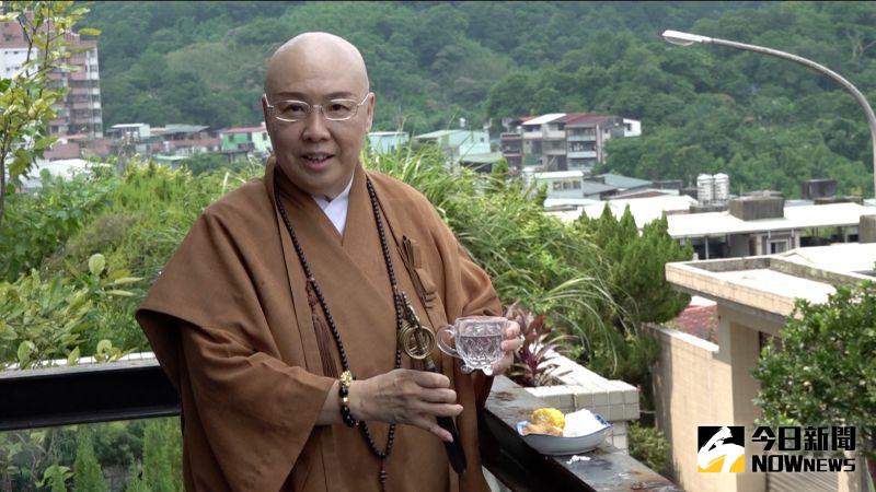 ▲恆述法師今天為99歲的父親做忌日追思法會。(圖/記者陳明安攝)