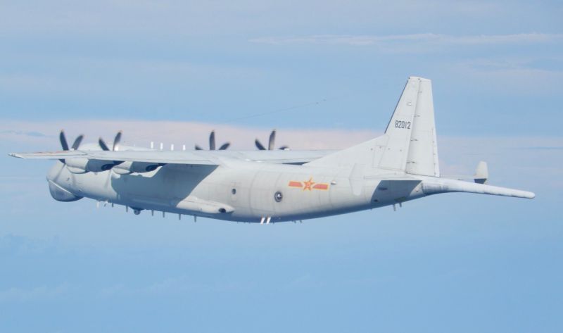 國防部19日公布共機再進入我防空識別區(ADIZ)的運8反潛機照片。(圖/國防部提供)