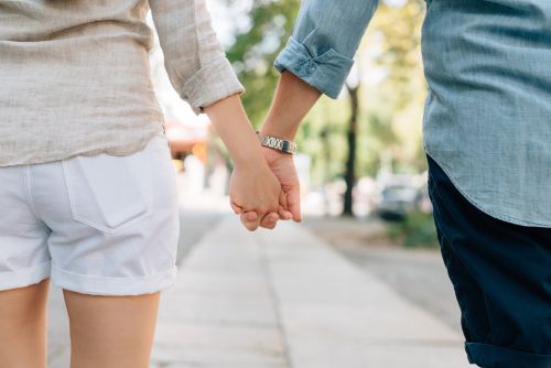爸媽出300萬頭款幫買房！女孩問「婚前買還婚後買」　專家這樣說
