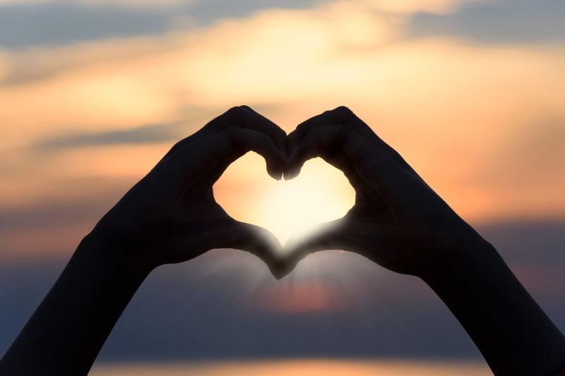 ▲塔羅牌老師艾菲爾公佈了一項「撲克占卜」，一起幫你測到底何時，能「迎來美妙的『愛情邂逅』」。（示意圖／取自 pixabay ）