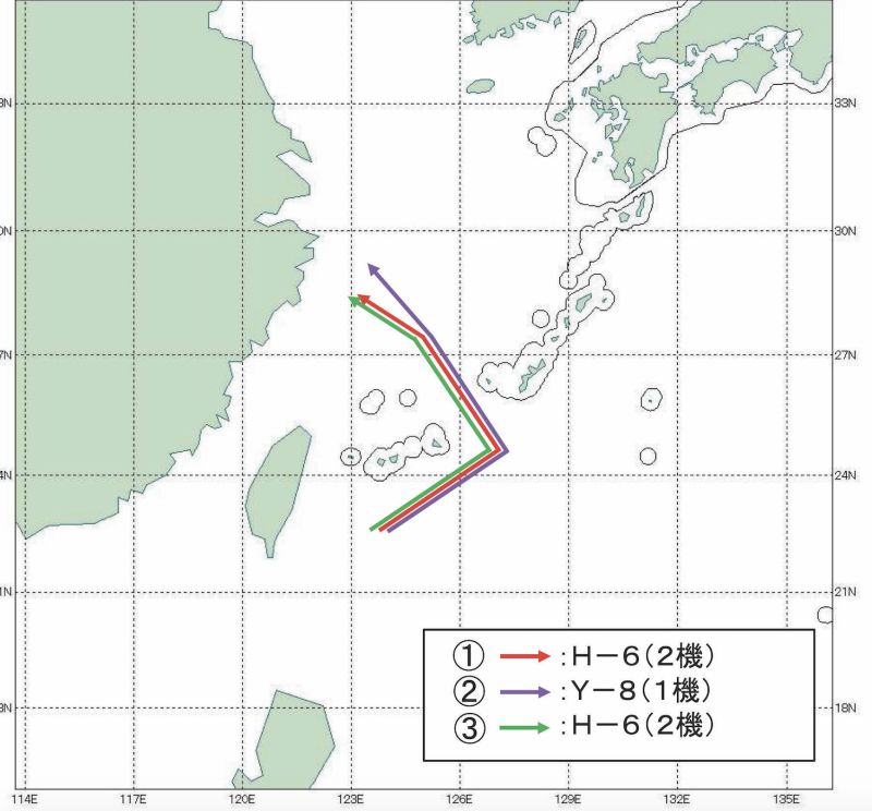 ▲日本防衛省定期公佈共軍機艦穿越周邊海空域的照片與航跡圖，除軍事用途外也可以收安定民心之效。（圖／翻攝自日本防衛省）