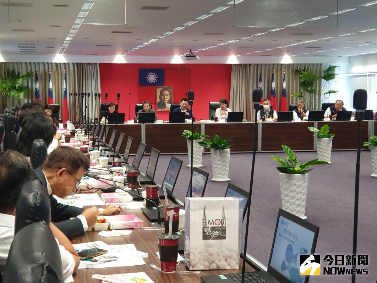 ▲20位國民黨立委拜會市府談前瞻計畫訴求，市長盧秀燕盼預算能不分藍綠公平分配。（圖／柳榮俊攝，2020.9.21)

