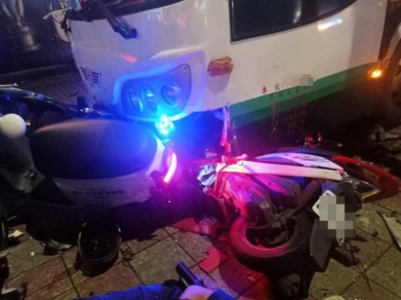 ▲警方初步判定為駕駛執勤時精神恍惚,才釀成車禍。(圖/翻攝臉書社團內湖讚)