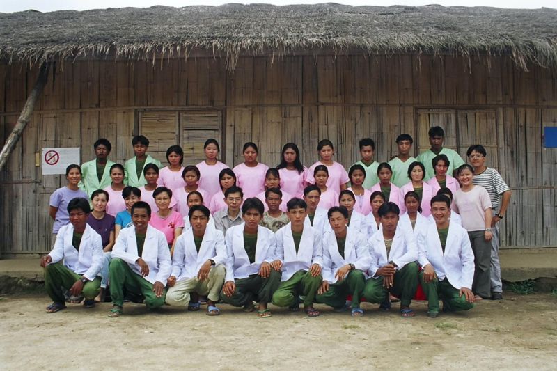 ▲26年前屏基到泰緬邊境佤邦訓練了一批醫護生，現肩負起當地民眾健康需求。（圖／資料照片）