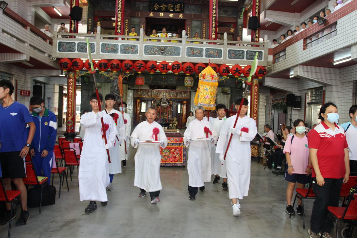 ▲斗南鎮各界在感修堂依循古禮舉行紀念大成至聖先師孔子誕辰2570週年釋奠大典。（圖／記者簡勇鵬攝,2020.09.23）