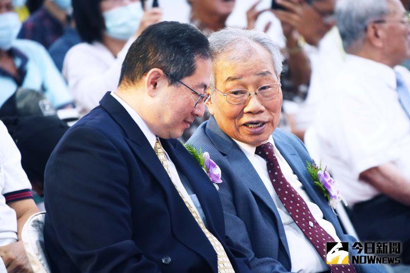 ▲黃金春說自己昨晚還夢到行政大樓遭小偷偷走了水利會的財庫,「很可能是跟我一直掛念著水利會未來的關係,才會做這個夢」。(圖/記者李春台攝,