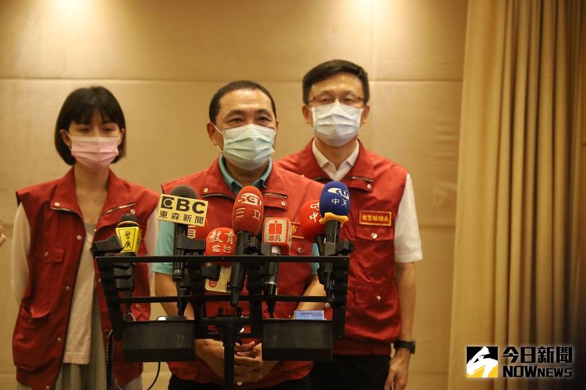 ▲新北市長侯友宜表示，很開心台北市跟進舉辦耶誕活動，新北市會不斷創新，一定跟台北市不一樣。(圖/記者康子仁攝)