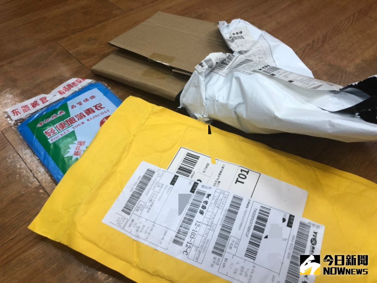 ▲中秋節送禮朝，台北市又出現許多「不明包裹」直送里長辦公室。（圖／記者劉育辰攝）