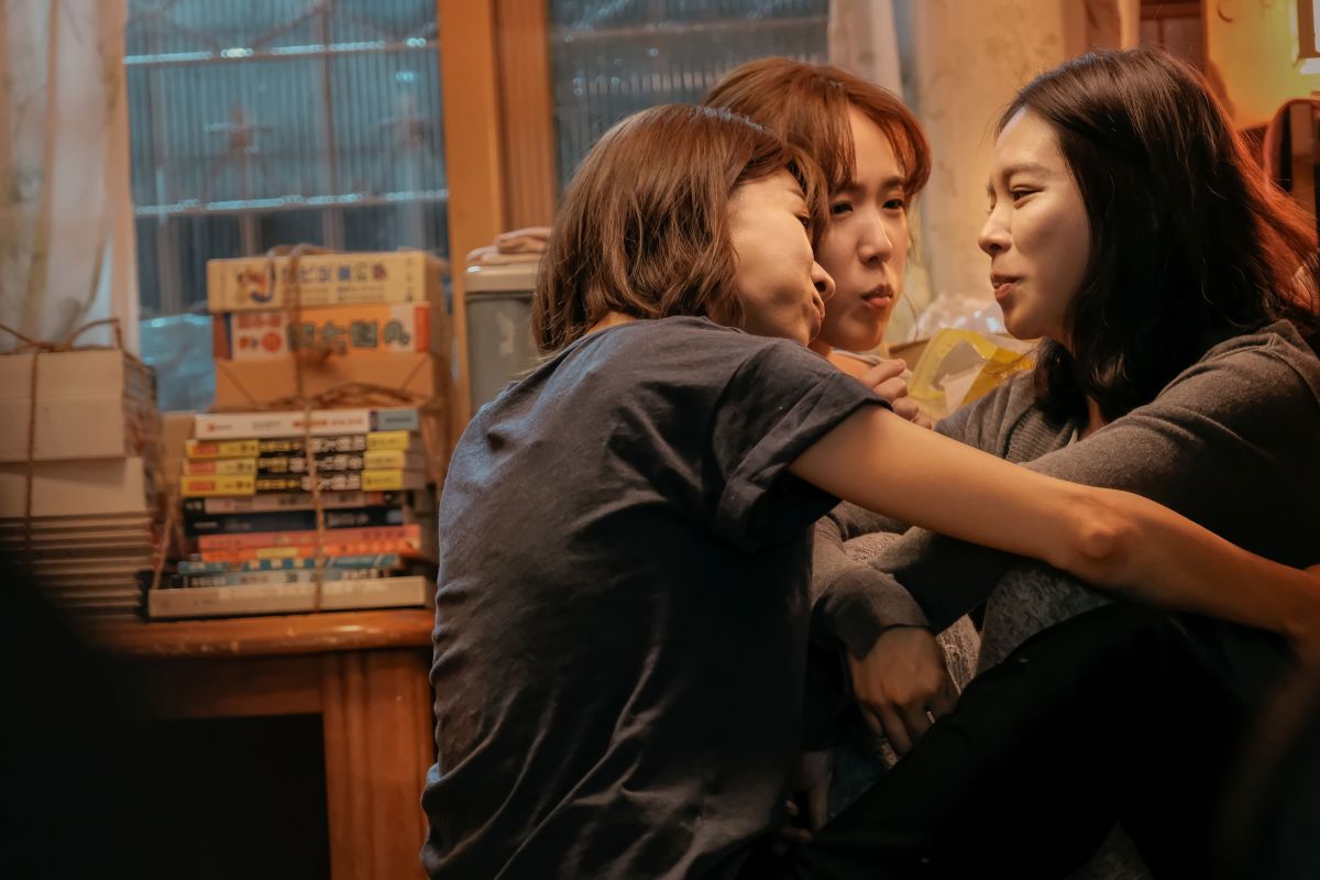 ▲孫可芳（中）聯手謝盈萱捉弄徐若瑄（右）。（圖／威視）

