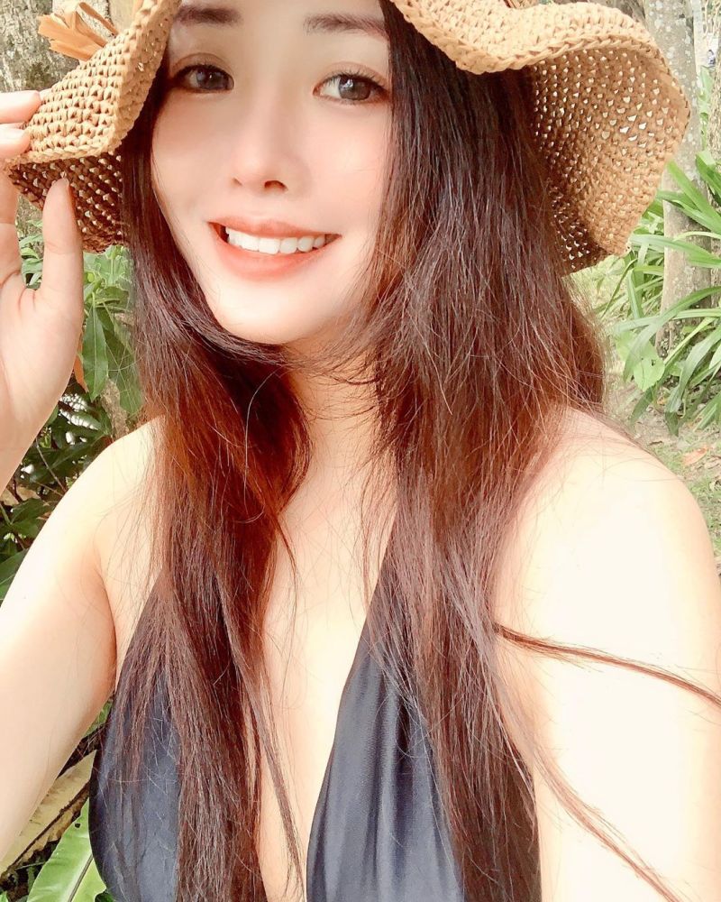 ▲賴琳恩戴上婆婆送的草帽。(圖/賴琳恩IG)