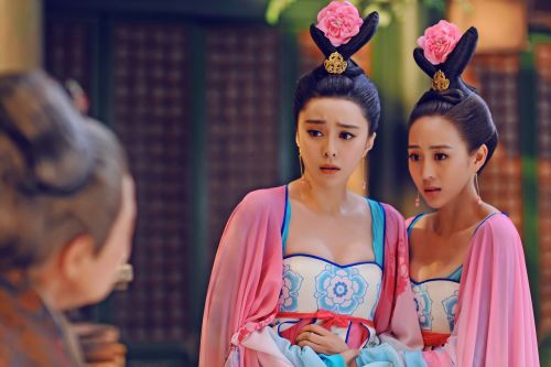 ▲張鈞甯（右）拍攝《武媚娘傳奇》與范冰冰建立姊妹情。（圖 / 緯來提供）