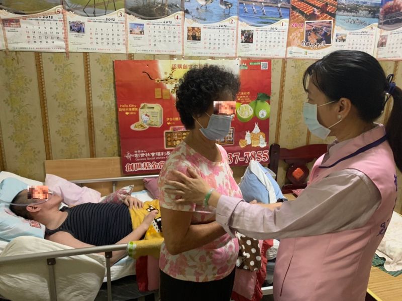 ▲北英獅子會、議員黃美蘭與創世到宅服務團隊,邀請大家關懷在地植物清寒人家庭。(圖/記者洪佳伶攝,2020.09.24)