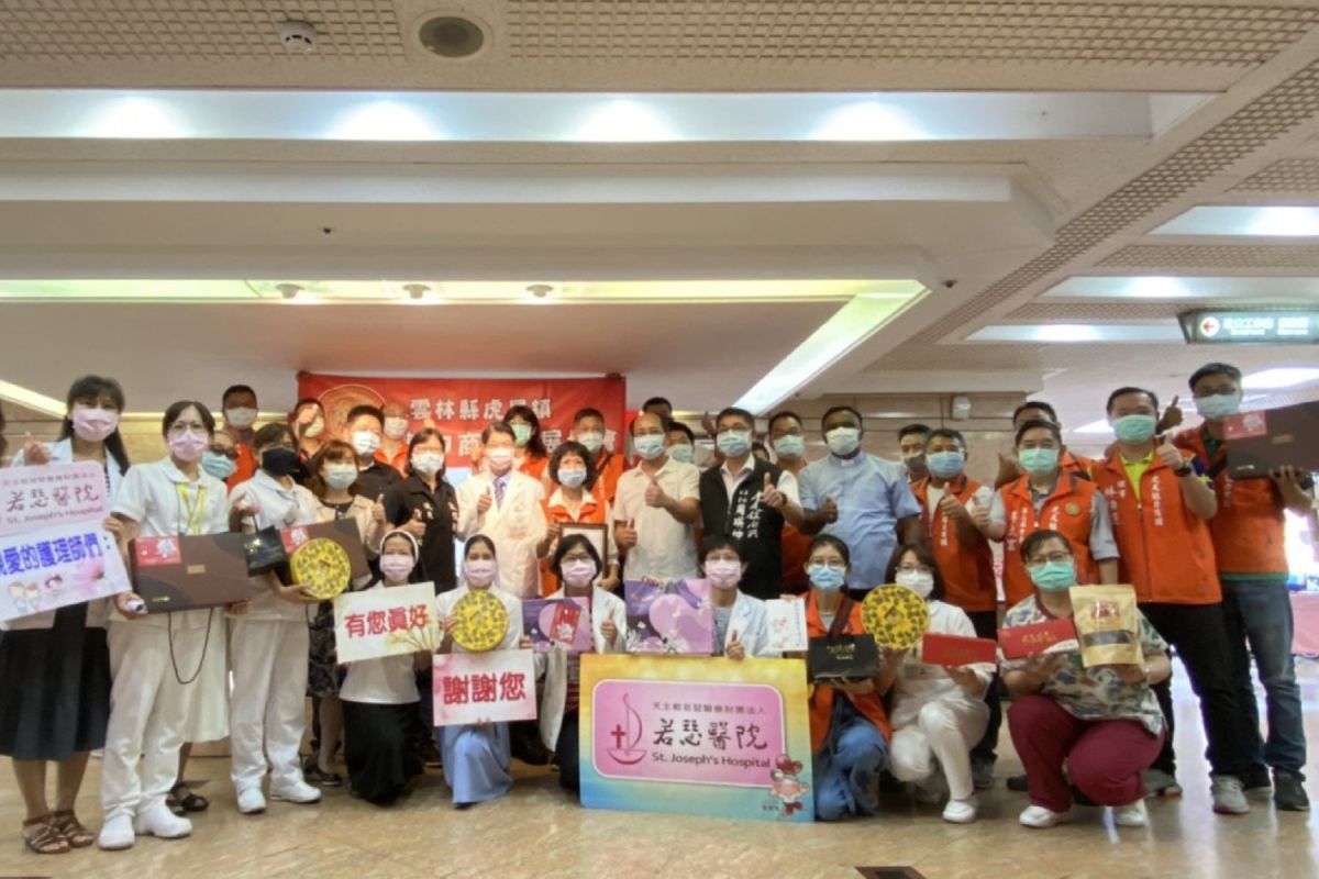 ▲虎尾鎮魅力商圈發展協會感謝若瑟醫院醫護人員。（圖／記者洪佳伶攝,2020.09.24）