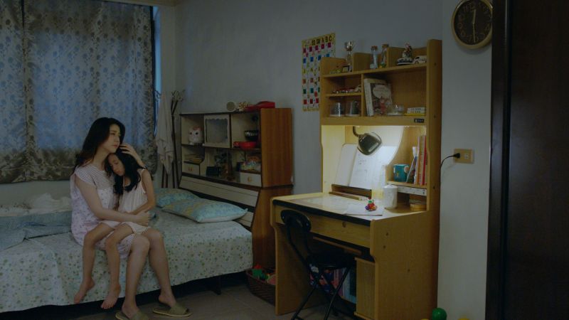▲韓瑜在《腦波小姐》對戲年幼歐陽妮妮。(圖