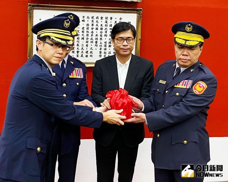 ▲陳其邁首波員警異動,包括4個分局分局長及1個大隊長異動。(圖/記者張文晃攝,2020.09.25)