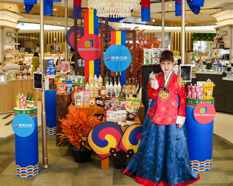 ▲遠百韓國展第二波也登場,集結上百種類韓國美食商品及化妝品、伴手禮,還引進激萌可愛KAKAO