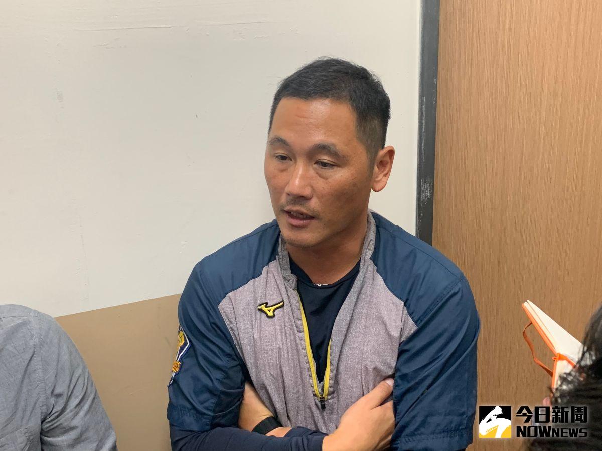 ▲中信兄弟緊急請二軍打擊教練許皓銘尚上來一軍支援（圖／吳政紘攝）