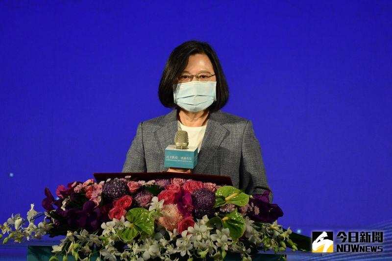 ▲總統蔡英文出席「民主防疫 感謝有你-武漢肺炎防疫紀錄片首映暨防疫獎章授獎典禮」。(圖/記者林柏年攝,2020.09.27)