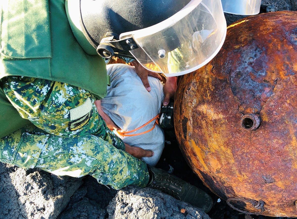 ▲澎湖南方四島海域鋤頭嶼發現一顆水雷未爆彈，陸軍澎湖防衛指揮部在29日上午順利引爆銷毀，經檢查現地周遭狀況正常後完成任務。（圖／澎防部提供）