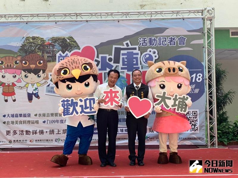 ▲嘉義翁章梁縣長、大埔吳明勳鄉長與超萌的「老鷹哥」、「山豬妹」為推動大埔觀光當代言。(圖／記者陳惲朋攝）