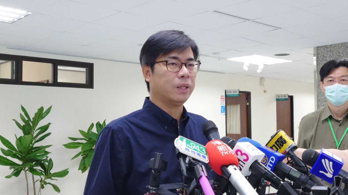 ▲高雄市長陳其邁今（30）日上午參加身心障礙者權益保障推度小組會議前，先祝所有的市民朋友「中秋節快樂」。（圖／記者鄭婷襄攝）