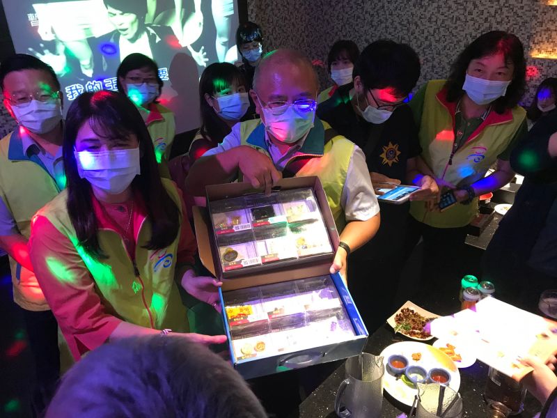 ▲林瑩蓉表示,毒咖啡包、毒奶茶包等新興毒品在夜店、KTV及汽車旅館等場所流竄施用。(圖/高市毒防局提供)