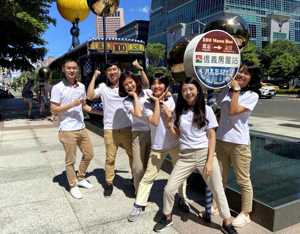 ▲信義房屋堅持不挖角，只任用大學以上畢業生。（圖／NOWnews資料照片）