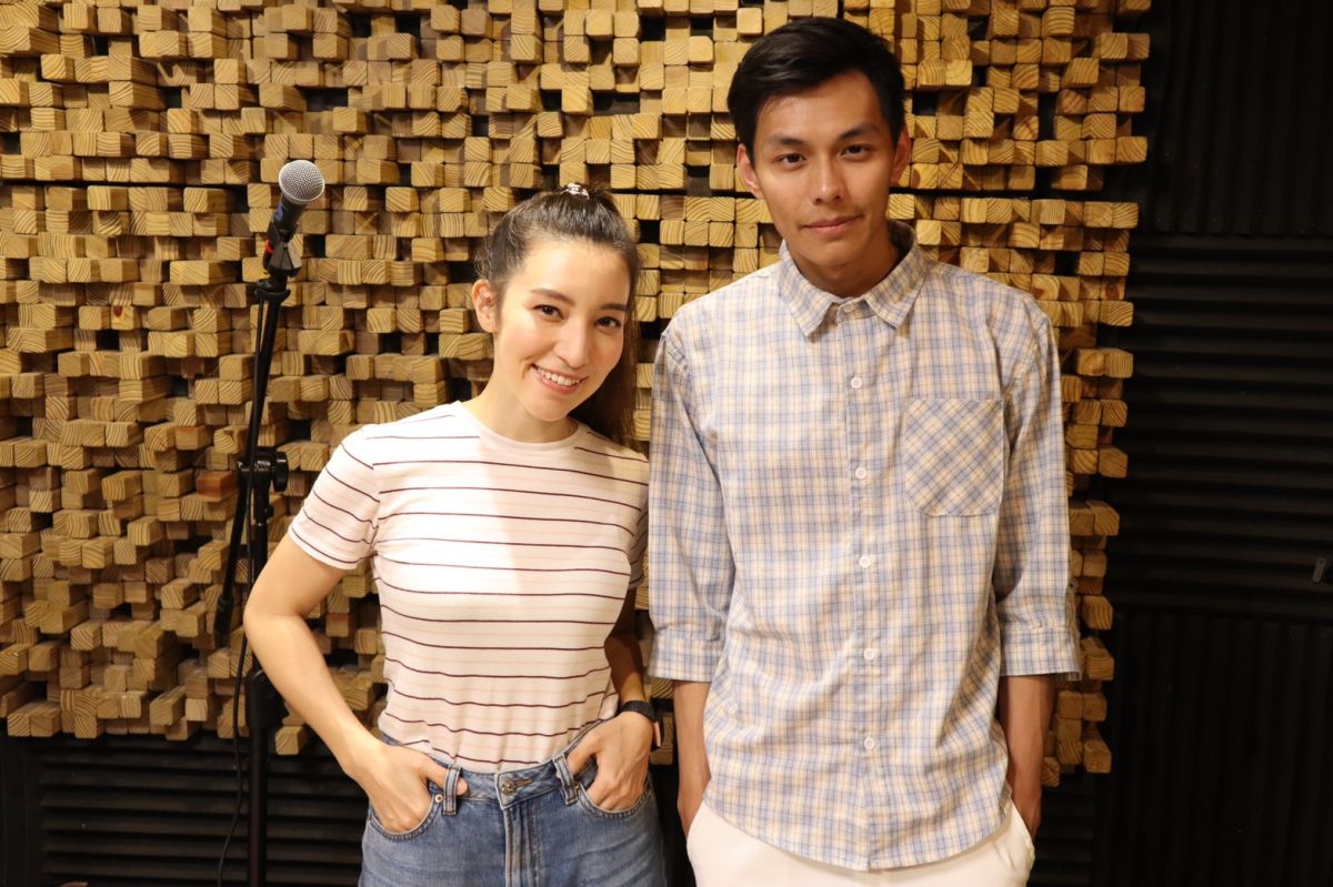 ▲YouTuber謝秉鈞（右）推出單曲《拖延症》，找來女神Lara梁心頤合作。（圖／星火映畫提供）