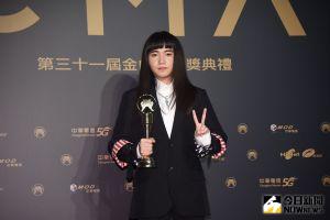 持修是誰？一句「來台東還是過敏」爆紅 被阿妹挖掘25歲拿金曲獎 | 娛樂 | NOWnews今日新聞