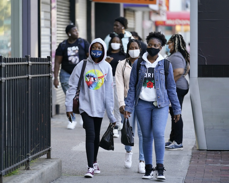 ▲隨著紐約州出現疫情反彈，州長古莫今天下令，餐廳、酒吧、健身房每晚最遲10時必須打烊。（圖／美聯社／達志影像）