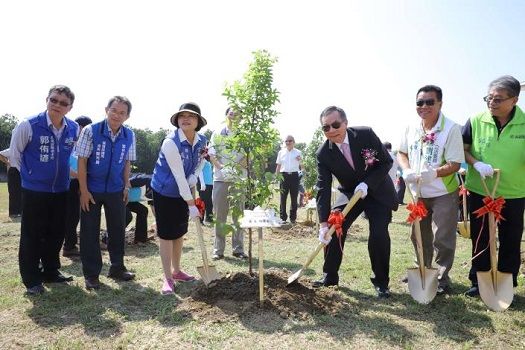 ▲與會貴賓共同植樹。(圖/記者洪佳伶攝,2020.10.06)