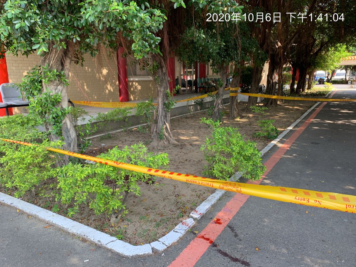 ▲台南市立殯儀館明德廳旁驚傳槍殺案，禮儀社方姓少東遭人近距離頭部開槍。（圖／記者陳聖璋翻攝）