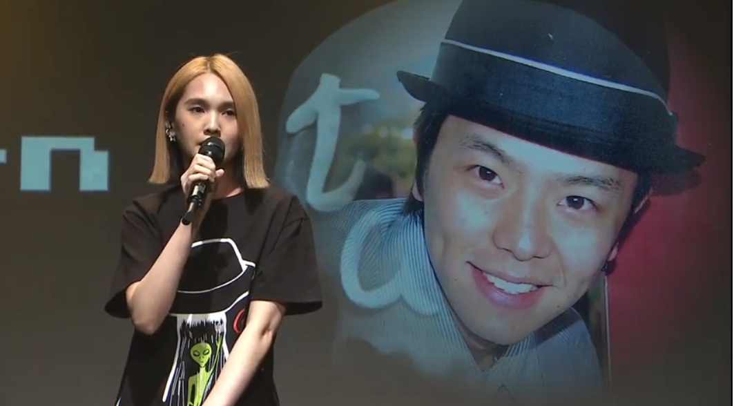 ▲楊丞琳提及2年前的同一天，小鬼擔任她演唱會的嘉賓。（圖／黃鴻升Youtube） 