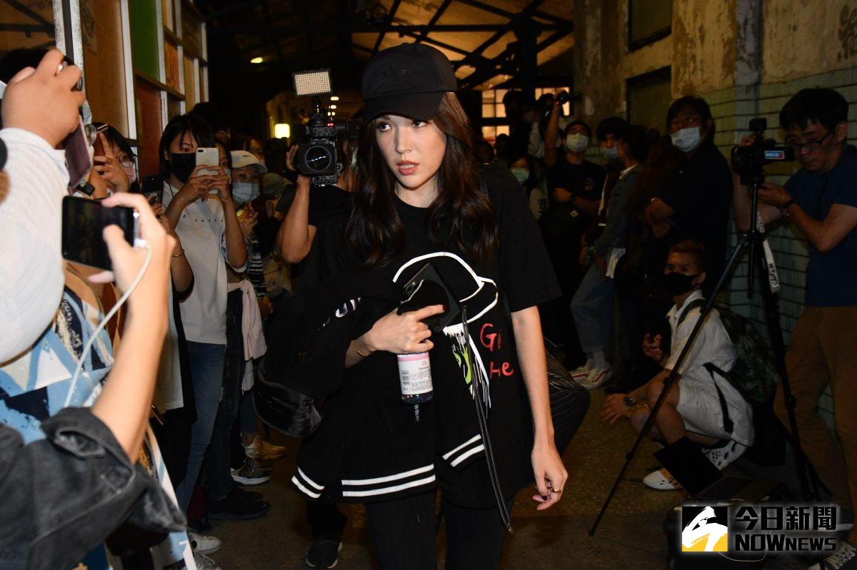 ▲許瑋甯哽咽回憶與小鬼21年的友情。（圖／記者林柏年攝）