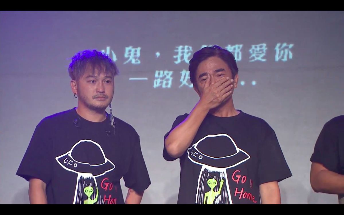 ▲吳宗憲（右）KID等人獻唱《天堂有多遠》。（圖／黃鴻升 Alien Huang YouTube）
