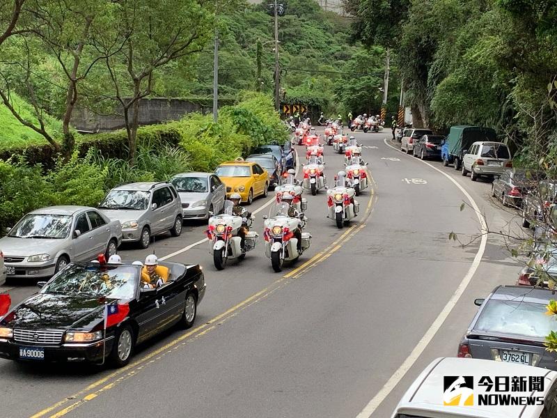 影/李登輝今奉安五指山 近50輛車隊場面壯觀