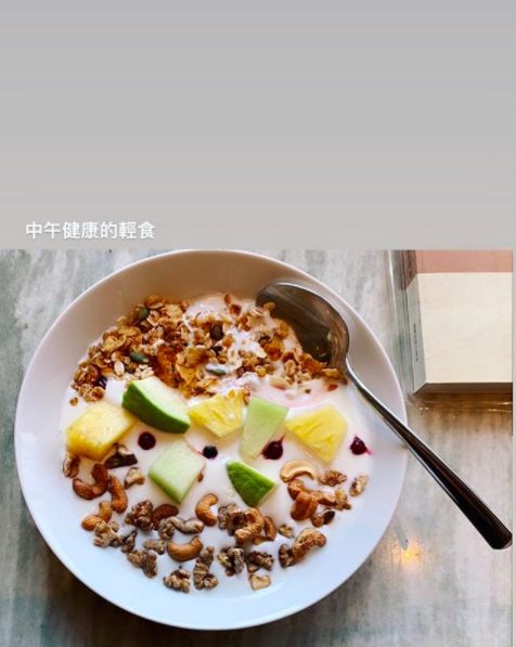 ▲梁靜茹午餐吃輕食。(圖/翻攝自IG@fishleong616)