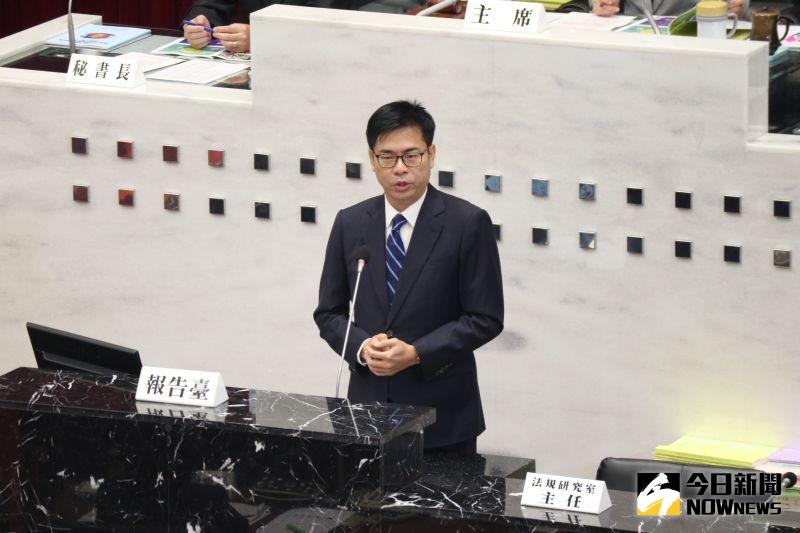 ▲高雄市長陳其邁剪了一頭清爽的短髮,迎戰首次的市長施政報告與質詢。(圖/記者鄭婷襄攝)