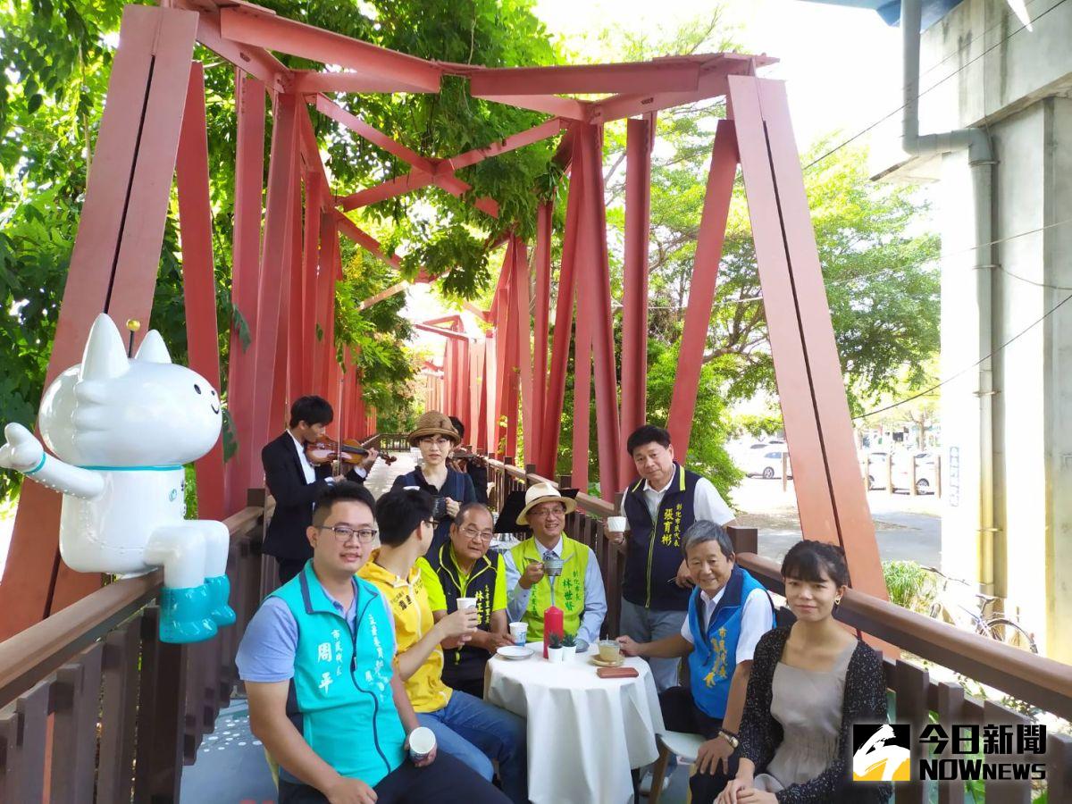 ▲連接彰化車站及扇形車庫間的友善人行綠廊步道正式啟用，邀請遊客在喵星人陪伴下，一起走訪全台僅存的扇庫，欣賞彰化的鐵道人文風情。（圖／記者葉靜美攝，2020.10.07）