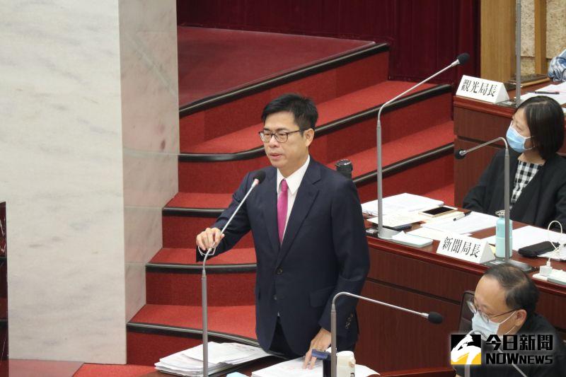 ▲議員問「相信輪迴嗎?」,陳其邁妙回「相信人在做天在看」。(圖/記者鄭婷襄攝)