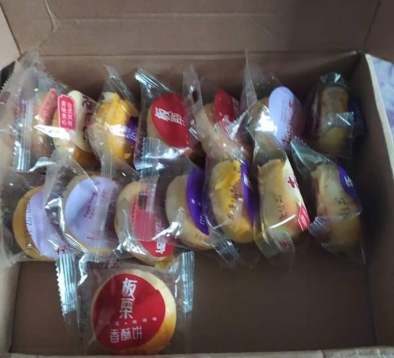 ▲民眾在網路上訂購台灣製肉鬆餅，收到的竟是大陸製的產品。 （圖／林易瑩辦公室提供）