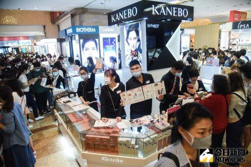 無薪假下滑313人　化學、民生工業人數低於批發零售業