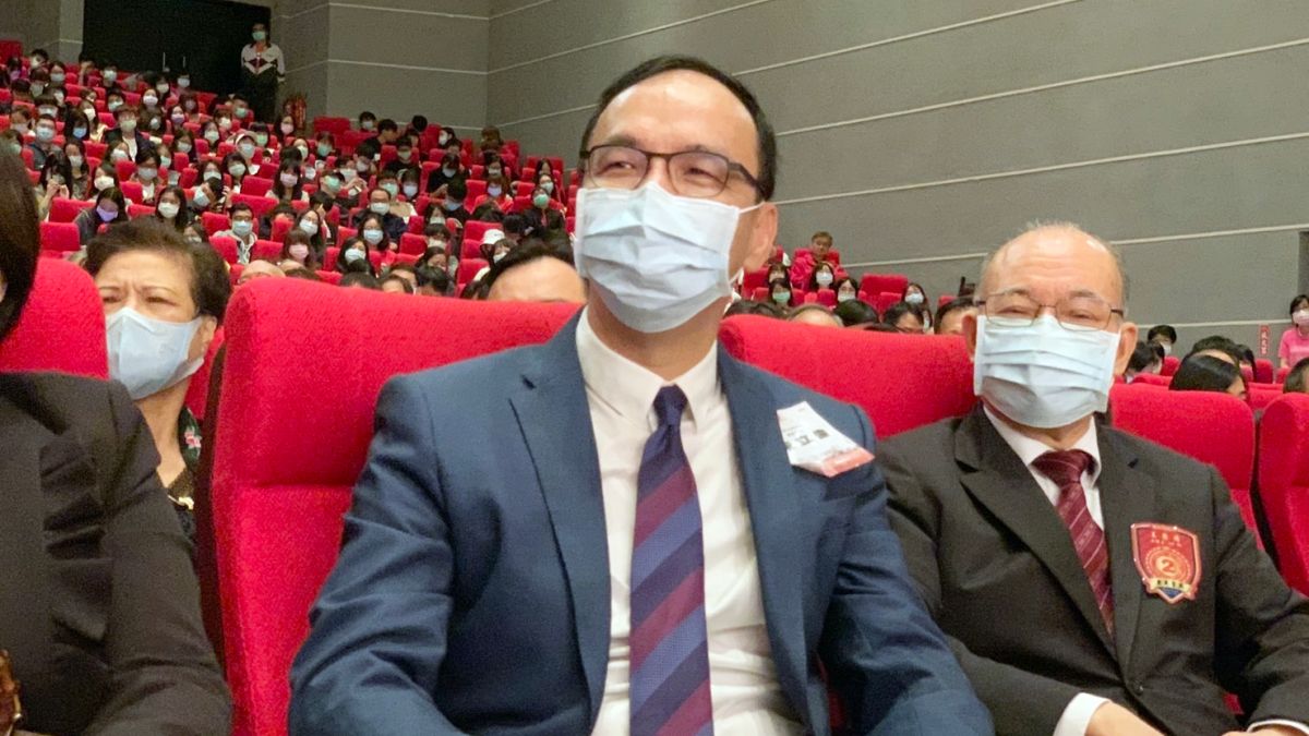 ▲國民黨前主席朱立倫９日被記者問到「民進黨副祕書長林飛帆對瘦肉精前後立場的爭議」，他表示民進黨若沒處理好，可能失去執政基礎。（圖／朱立倫辦公室提供）