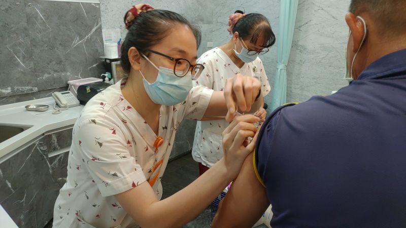 ▲疾管署表示，公費流感疫苗開放施打以來，已施打近200萬劑。（圖／NOWnews資料照，記者陳雅芳攝）