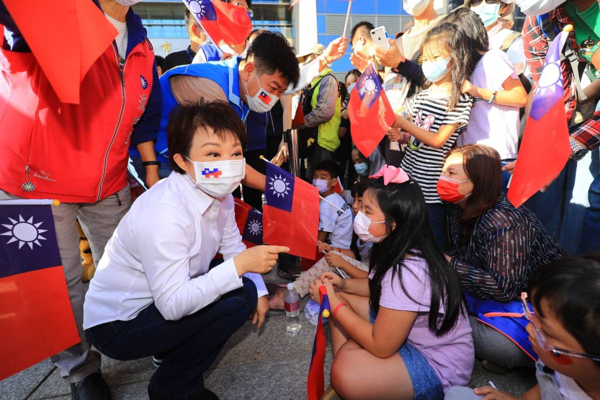 ▲台中市政府國慶升旗典禮，現場突破2萬人潮，旗海飄揚。(圖／柳榮俊攝2020.10.10)