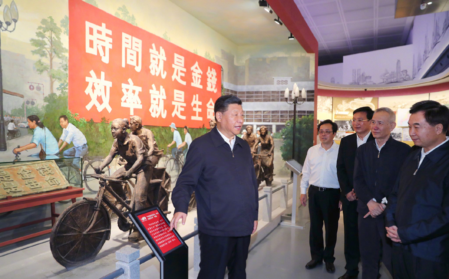 ▲習近平將於14日出席深圳特區成立40周年慶祝典禮，外界認為中央將加大開放以應對美國禁令。圖為習近平2018年在廣東深圳考察。（圖／翻攝自新華網）